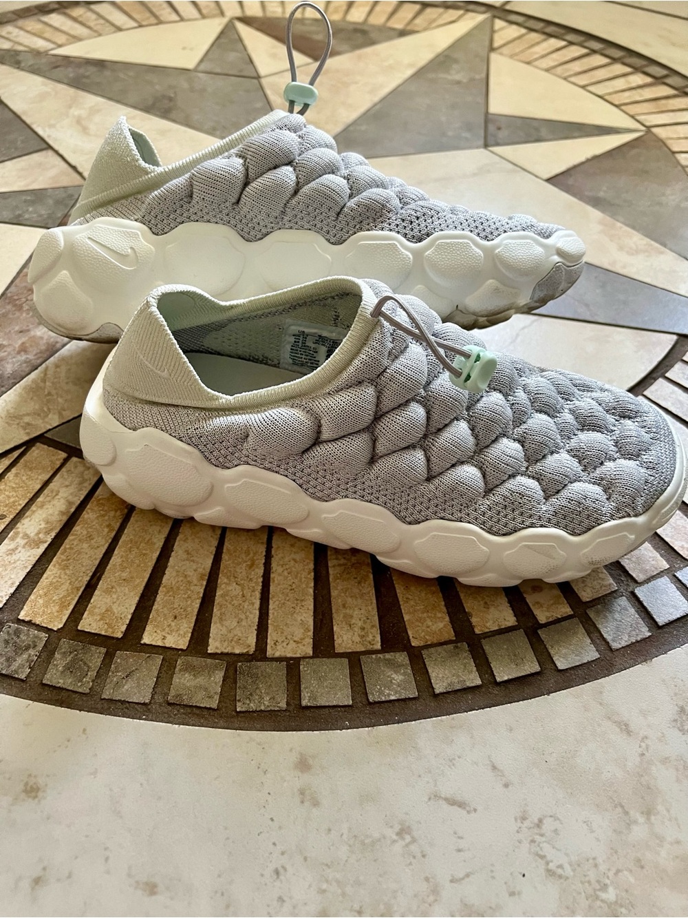 Nike Grey ☁️ Slip-Ons EUC women size 7